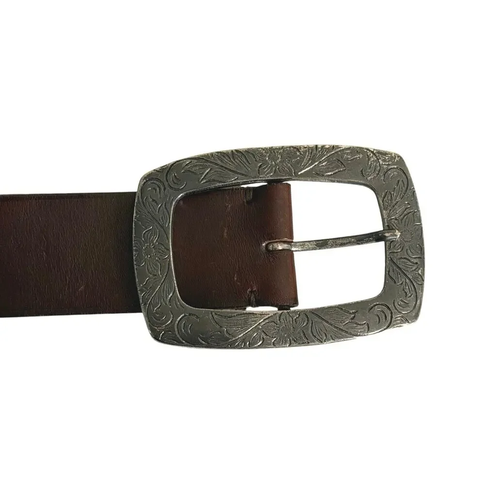 Harold’s women’s brown leather silver buckle Made in Italy belt size small
